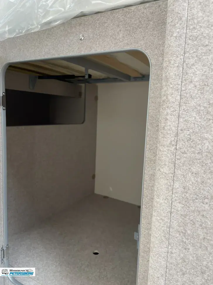 Fahrzeugbild Forster T 669 EB 165 PS * Automatik * Hubbett #14