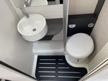 Fahrzeugbild Forster T 669 EB 165 PS * Automatik * Hubbett #17