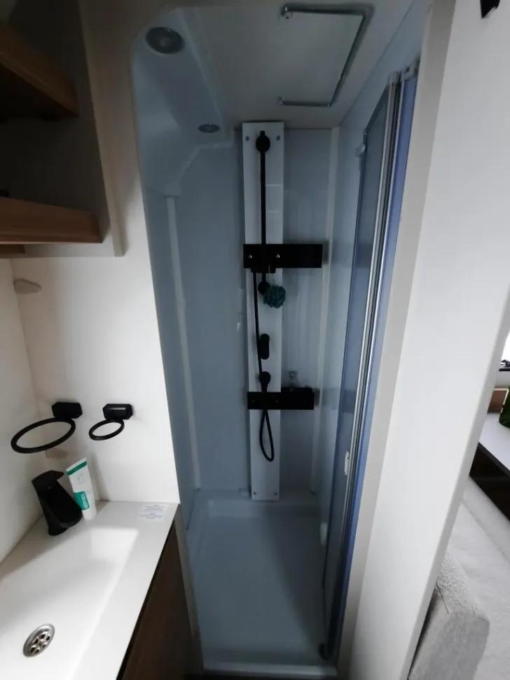 Fahrzeugbild Dethleffs Nomad 490 EST Verfüg./Sparen Sie 4.445,- € #17