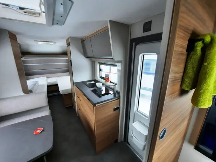 Fahrzeugbild Dethleffs Nomad 490 EST Verfüg./Sparen Sie 4.445,- € #6