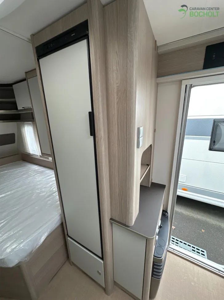 Fahrzeugbild Bürstner Premio 455 TS 1700 kg / Duschpaket #9