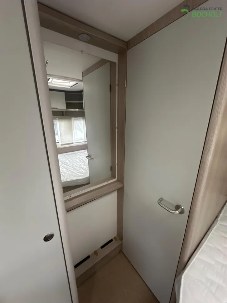 Fahrzeugbild Bürstner Premio 455 TS 1700 kg / Duschpaket #13