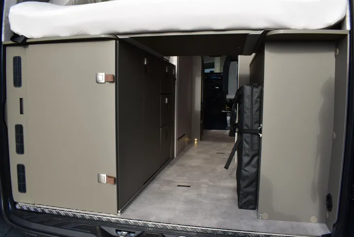 Fahrzeugbild Hymer Camper Van Grand Canyon S CrossOver LIthium, Solar, Leder, 4x4 #13