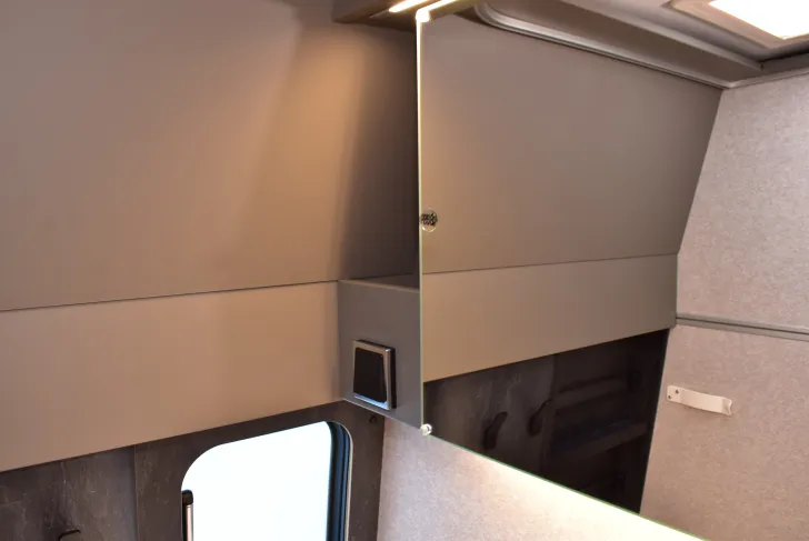 Fahrzeugbild Hymer Camper Van Grand Canyon S CrossOver LIthium, Solar, Leder, 4x4 #51