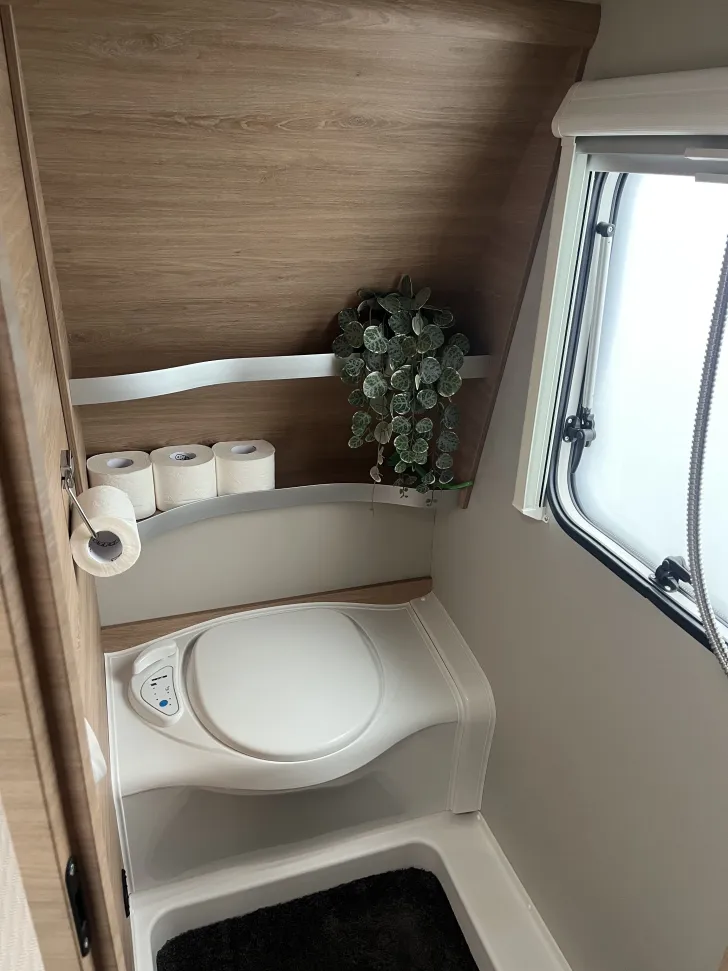 Fahrzeugbild Knaus Südwind 540 FDK wie neu (Wohnwagen w #8