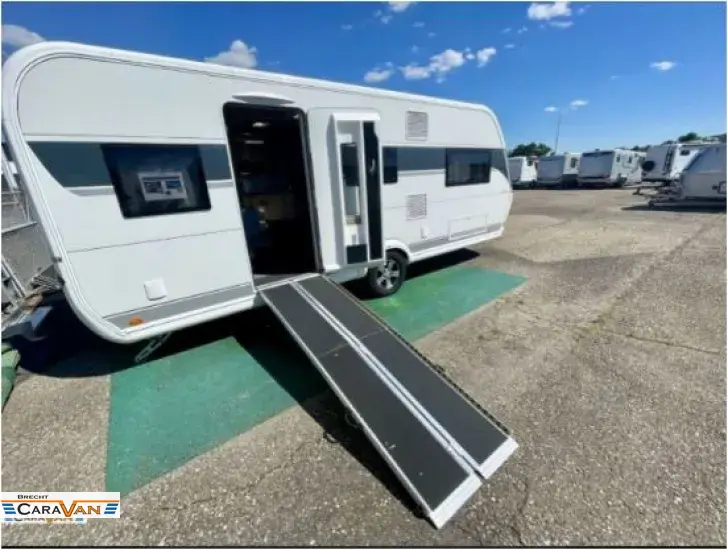 Fahrzeugbild Hobby Maxia 585 UL-R Einzelbetten o.Doppelbett quer #1