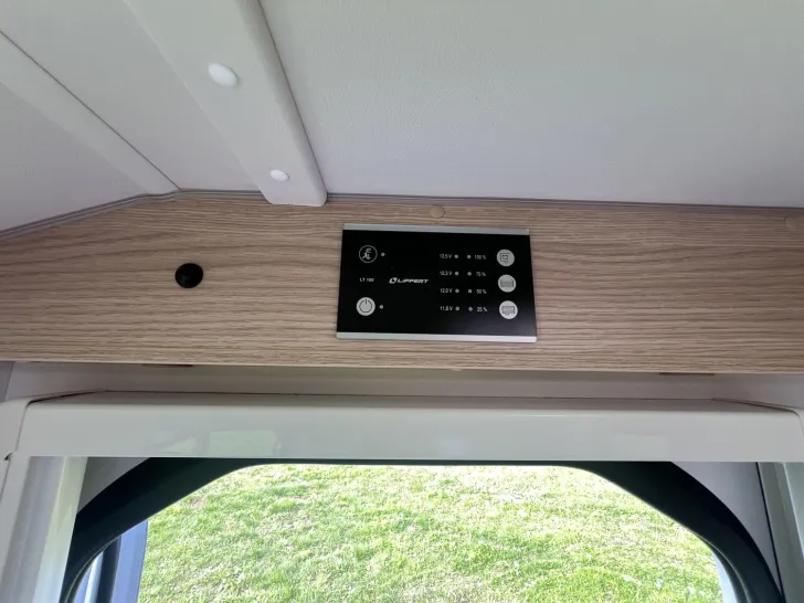 Fahrzeugbild Sunlight V 66 Markise/9 Zoll Radio/Kamera/Längsbetten #24