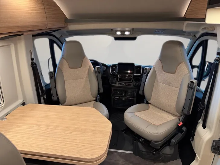 Fahrzeugbild Malibu Charming coupé 640 LE K #11