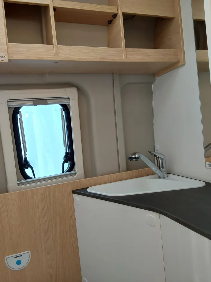 Fahrzeugbild Sunlight Cliff 600 Automatik, Markise, 600Kg Zuladung #11