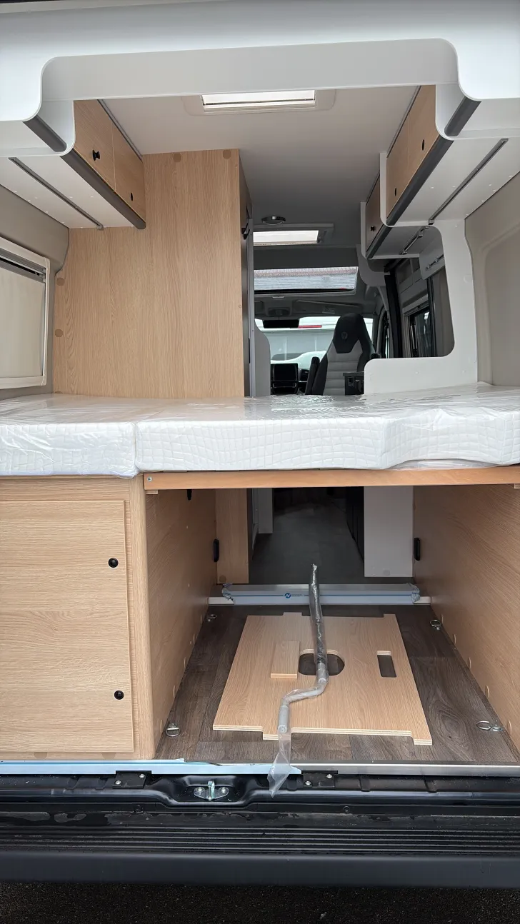 Heckgarage Sunlight Camper Van CLIFF 600 X Sofort verfügbar