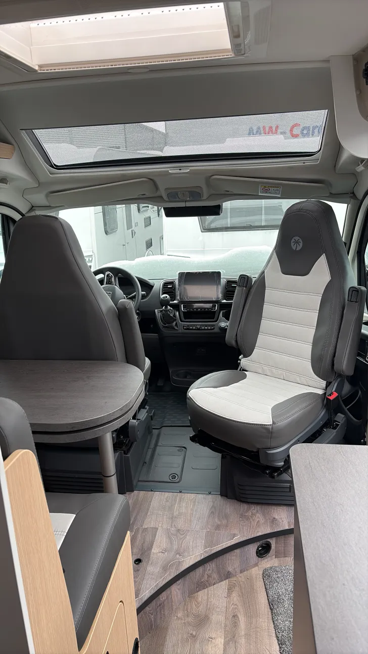 Sicht vorne-hinten Sunlight Camper Van CLIFF 600 X Sofort verfügbar