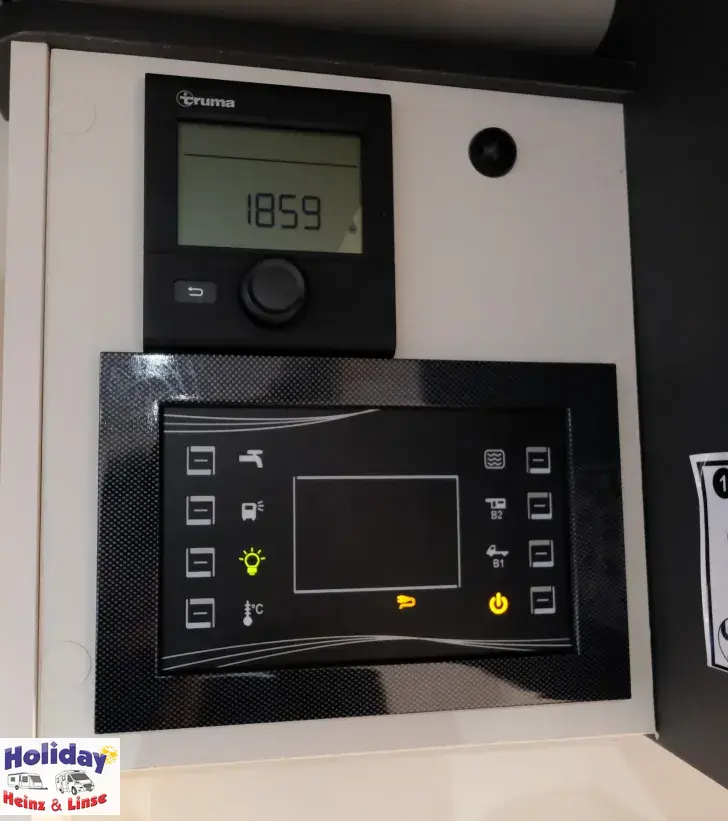 Fahrzeugbild Forster T Coupé 669 EB Hubbett, 165PS, Automatik #9