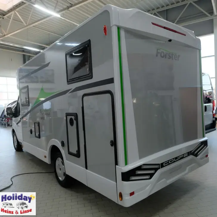 Fahrzeugbild Forster T Coupé 669 EB Hubbett, 165PS, Automatik #3