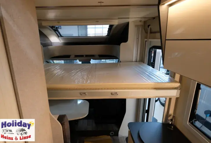 Fahrzeugbild Forster T Coupé 669 EB Hubbett, 165PS, Automatik #13