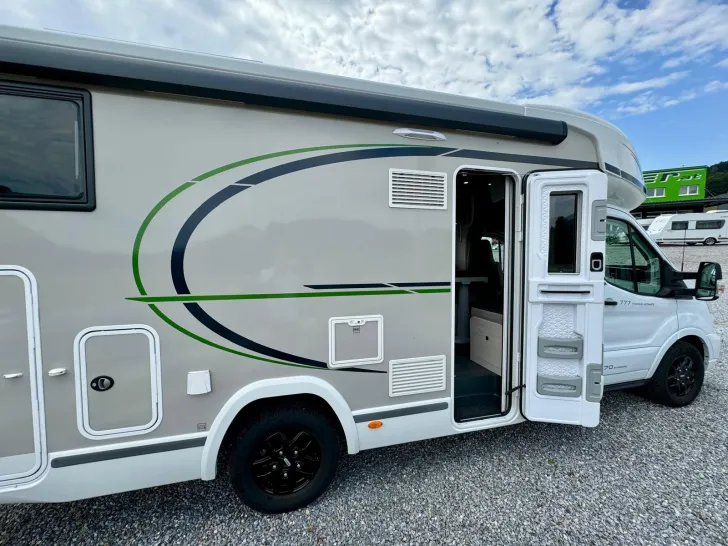 Fahrzeugbild Chausson Titanium Ultimate Ultimate 777 Ford Au #6