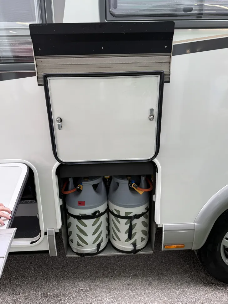 Fahrzeugbild Carthago chic c-line I 4.2 DB #23