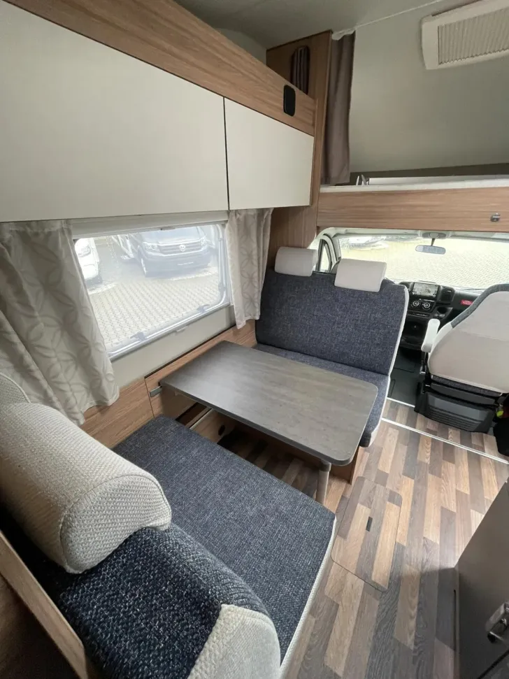 Fahrzeugbild Weinsberg CaraHome 650 DG #5