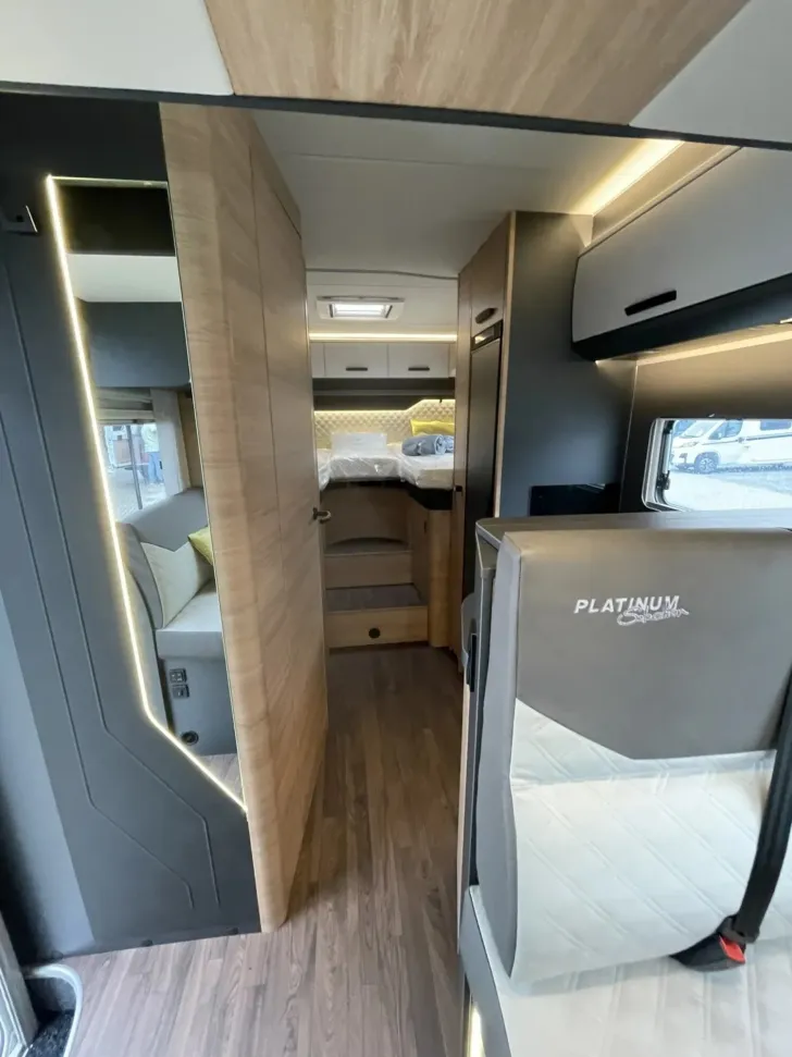 Fahrzeugbild Knaus L!VE WAVE PLATINUM SELECTION 700 MEG LIVE WAVE #8