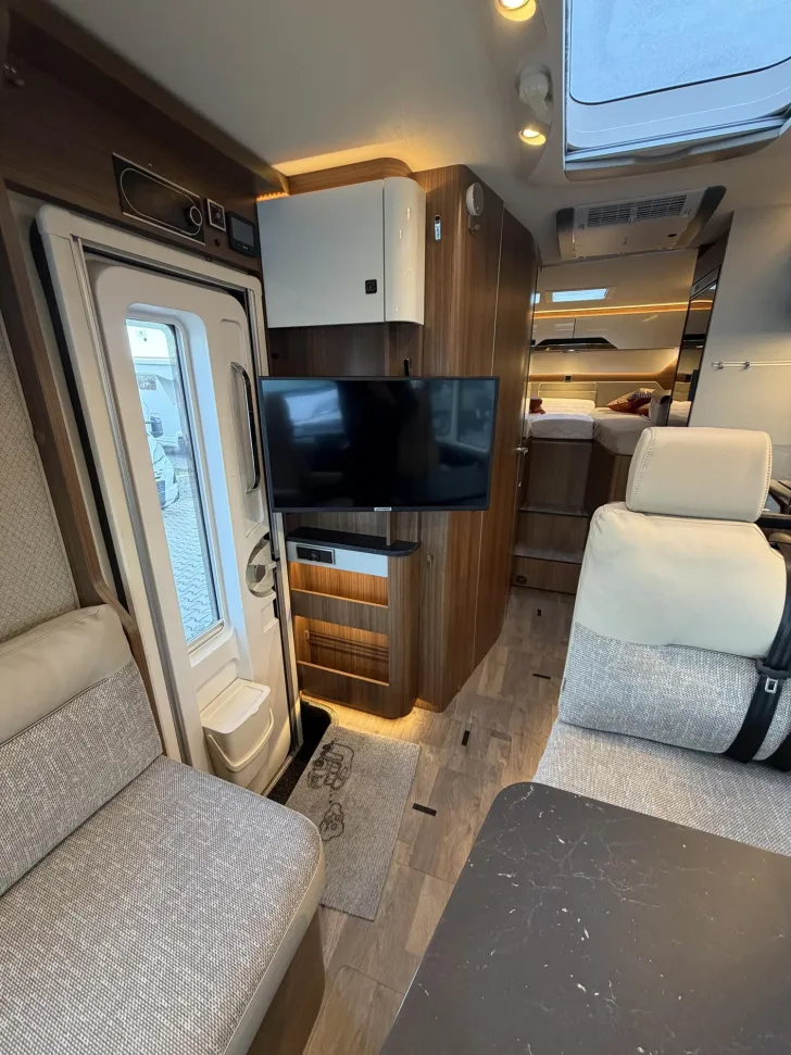 Fahrzeugbild Hymer B-Klasse MC I WhiteLine 600 Luftfeder/AHK/Klima #8