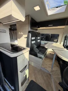 Fahrzeugbild Challenger Van Sport Edition V114 AHK Arctic TV Automatik #9