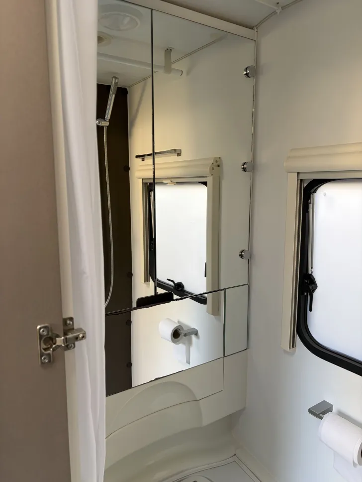 Fahrzeugbild Adria Altea 4 four 362 XH Go Signature! Gut geplegt #6