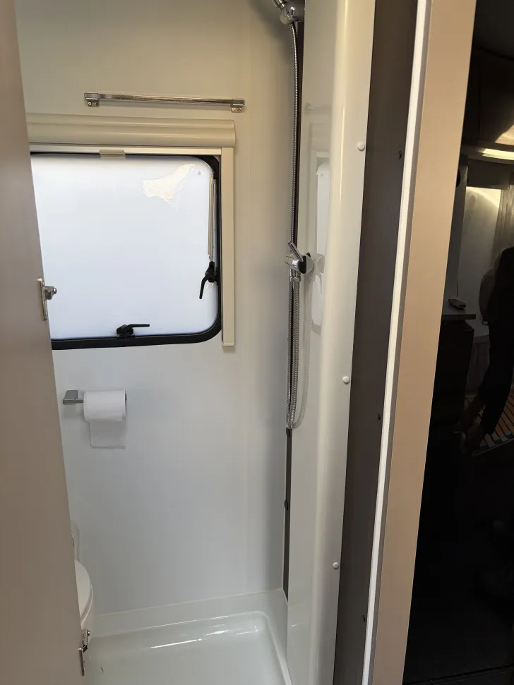 Fahrzeugbild Adria Altea 4 four 362 XH Go Signature! Gut geplegt #7