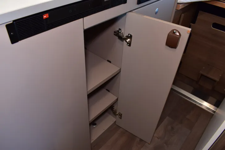 Fahrzeugbild Carado CV 640 Längsbetten, Markise, ab Juni #16