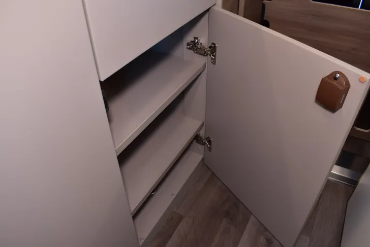 Fahrzeugbild Carado CV 640 Längsbetten, Markise, ab Juni #18