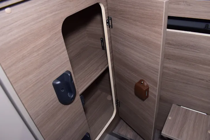 Fahrzeugbild Carado CV 640 Längsbetten, Markise, ab Juni #20