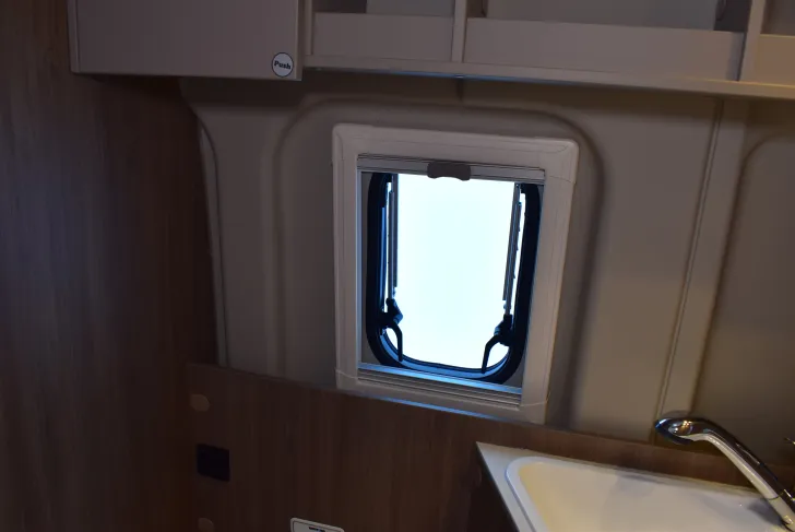 Fahrzeugbild Carado CV 640 Längsbetten, Markise, ab Juni #30