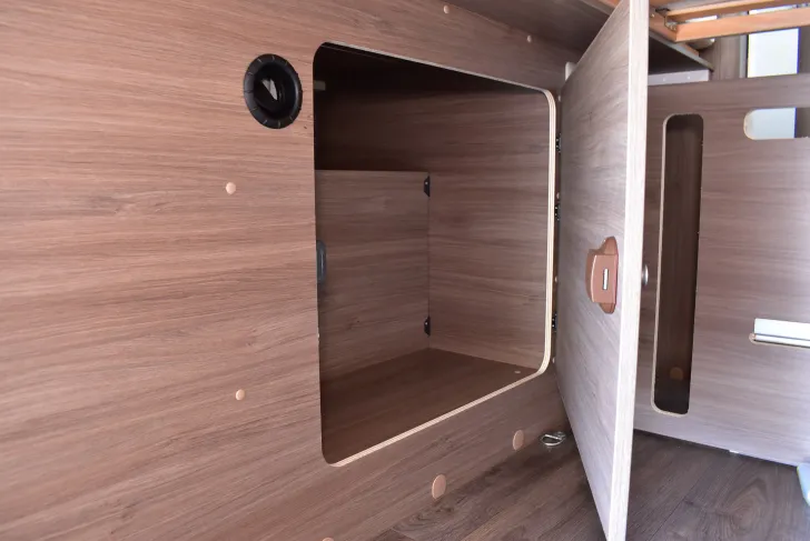 Fahrzeugbild Carado CV 640 Längsbetten, Markise, ab Juni #45