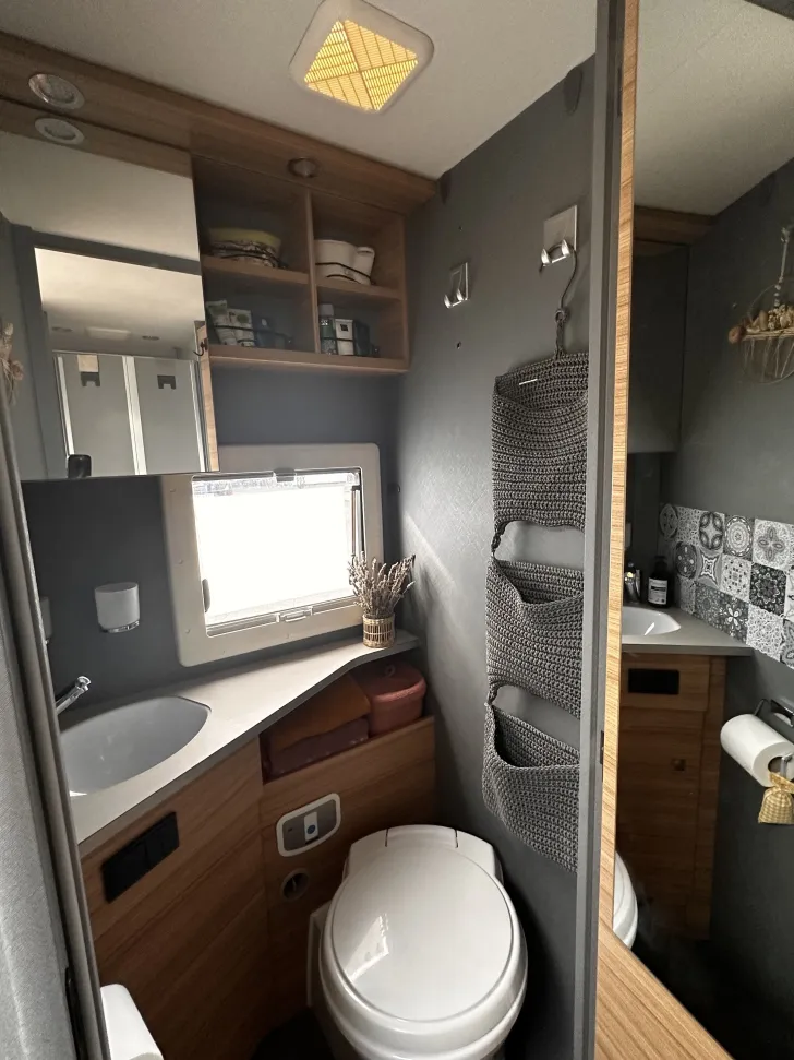 Fahrzeugbild Dethleffs Just 90 T 7052 DBL 48000 km #8