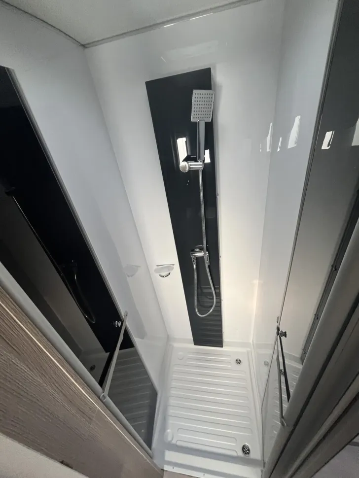 Fahrzeugbild Challenger Genesis 290 SPECIAL EDITION #10