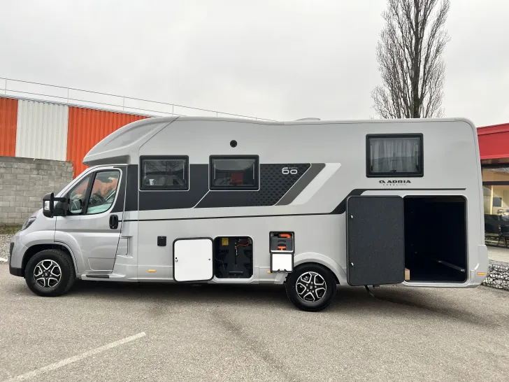 Fahrzeugbild Adria Coral 670 DL 60 Years -- AUTOMATIC -- #5