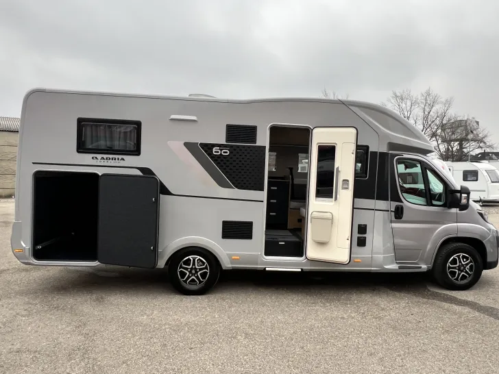 Fahrzeugbild Adria Coral 670 DL 60 Years -- AUTOMATIC -- #11