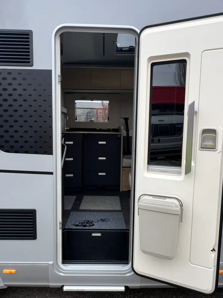 Fahrzeugbild Adria Coral 670 DL 60 Years -- AUTOMATIC -- #15