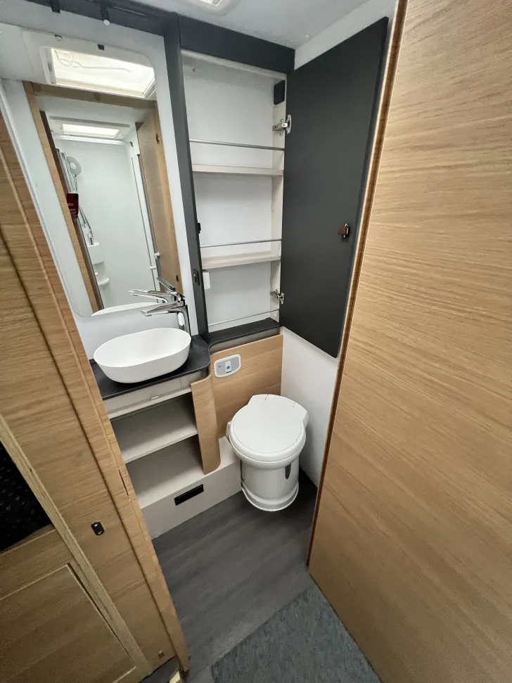 Fahrzeugbild Adria Coral 670 DL 60 Years -- AUTOMATIC -- #32