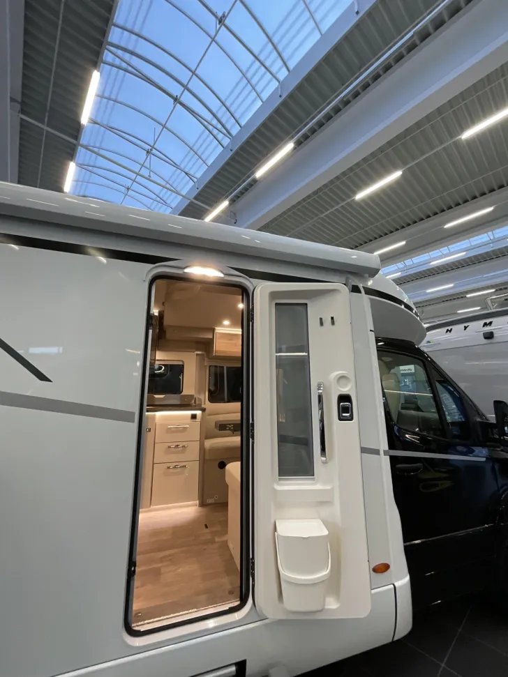 Fahrzeugbild Hymer Tramp S 685 Dieselheizung, Winterpaket, Hubbett #4