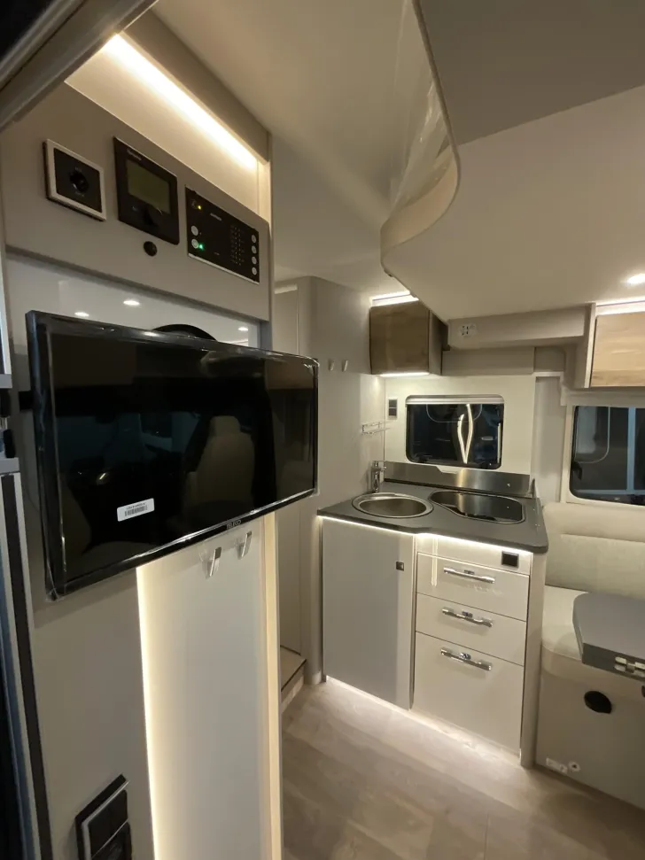 Fahrzeugbild Hymer Tramp S 685 Dieselheizung, Winterpaket, Hubbett #11