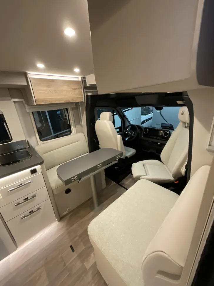 Fahrzeugbild Hymer Tramp S 685 Dieselheizung, Winterpaket, Hubbett #12