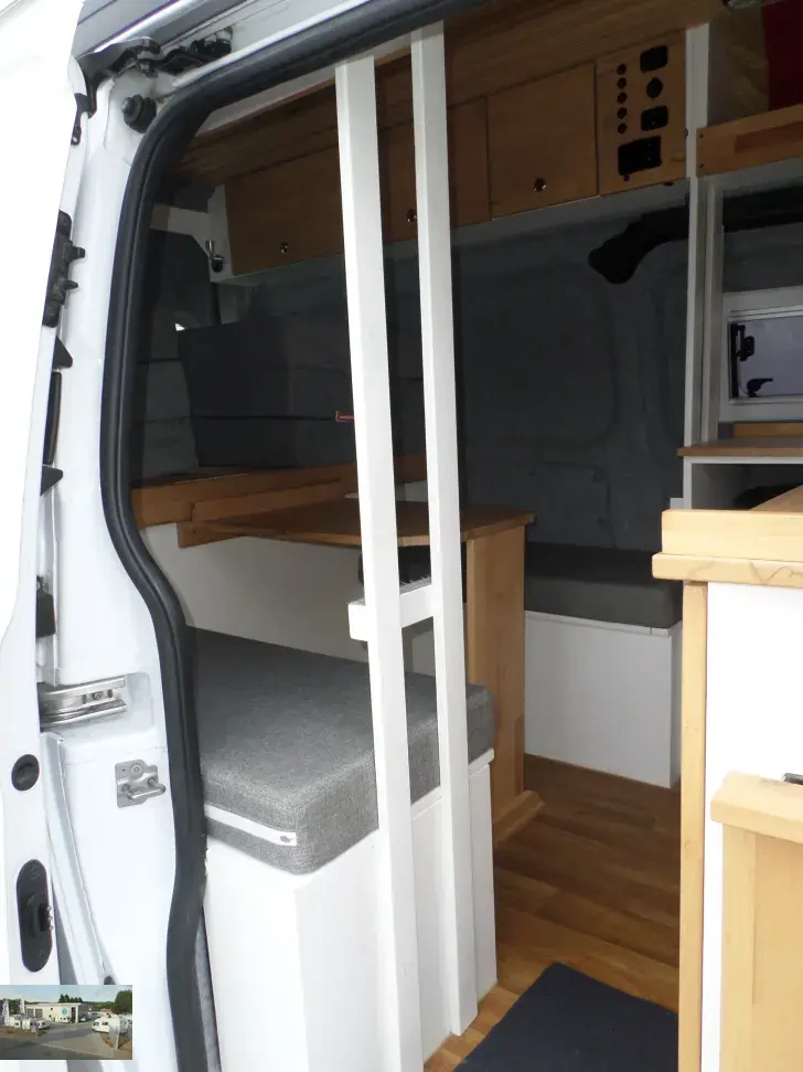 Fahrzeugbild Ford Transit Custom L2 - H2 - 2,0 l Diesel VK 15 -Yachtausbau! der Hammer #4