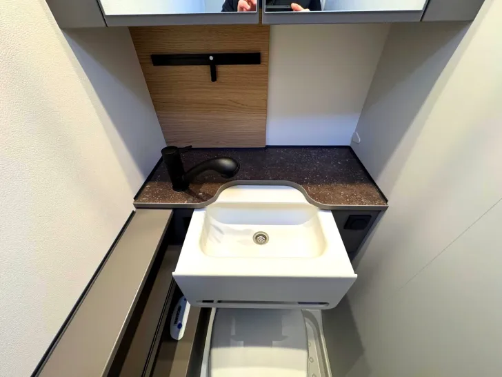 Fahrzeugbild Bürstner B66 465 TS DUSCHE|AUFLASTUNG|KOMFORTAUSSTATTUNG #18
