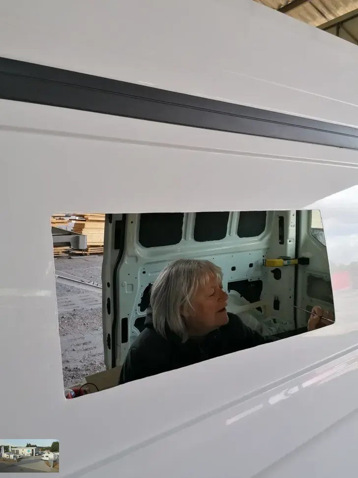 Fahrzeugbild Ford Transit Custom L2 - H2 - 2,0 l Diesel VK 15 -Yachtausbau! der Hammer #42