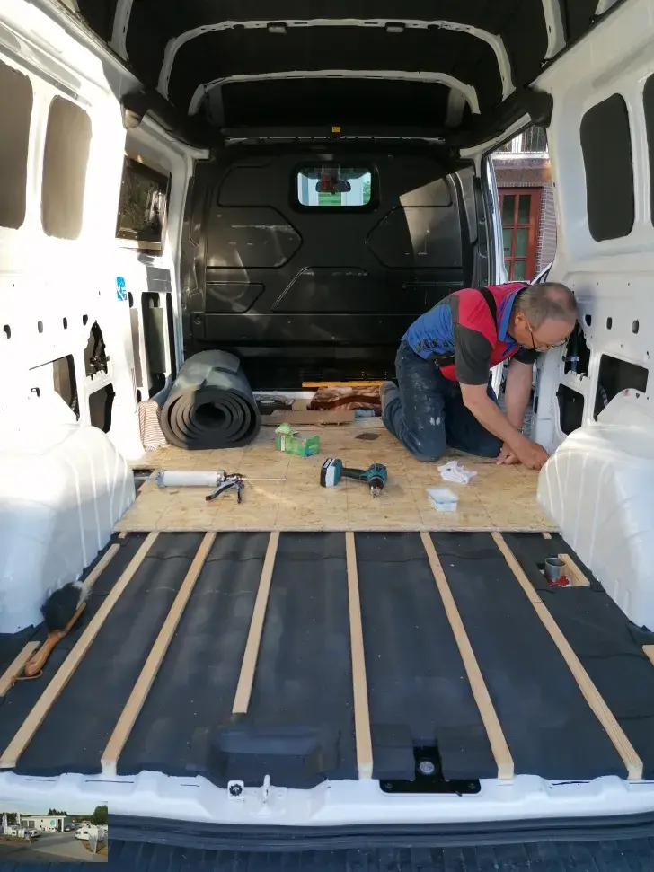 Fahrzeugbild Ford Transit Custom L2 - H2 - 2,0 l Diesel VK 15 -Yachtausbau! der Hammer #49