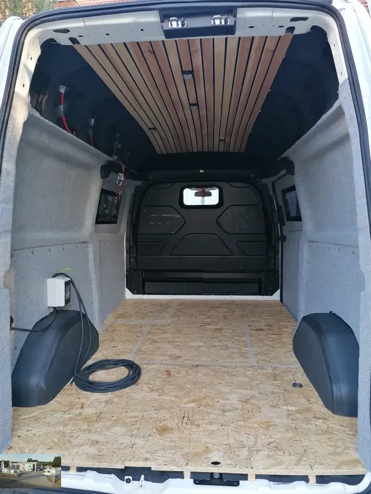 Fahrzeugbild Ford Transit Custom L2 - H2 - 2,0 l Diesel VK 15 -Yachtausbau! der Hammer #59