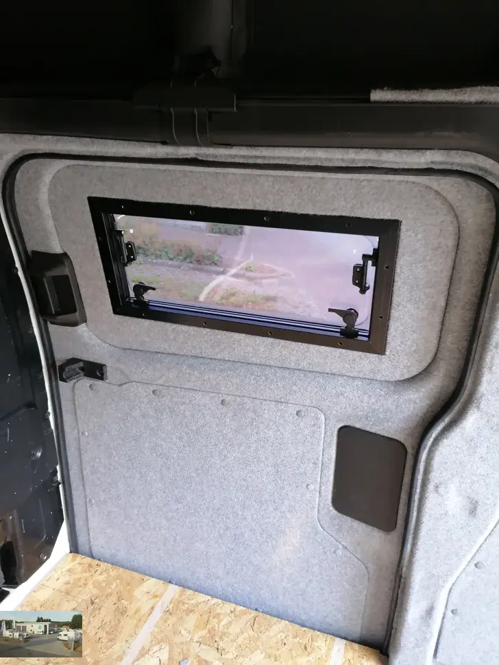 Fahrzeugbild Ford Transit Custom L2 - H2 - 2,0 l Diesel VK 15 -Yachtausbau! der Hammer #60