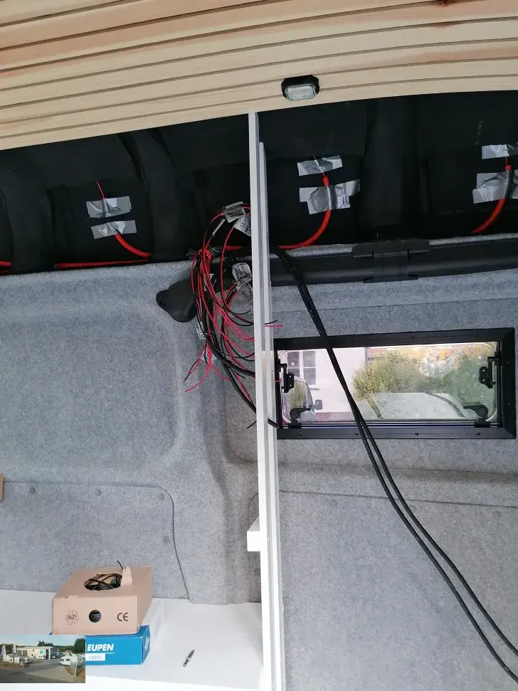 Fahrzeugbild Ford Transit Custom L2 - H2 - 2,0 l Diesel VK 15 -Yachtausbau! der Hammer #70