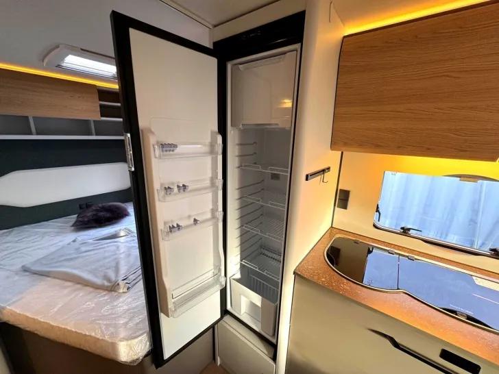 Fahrzeugbild Bürstner B66 465 TS DUSCHE|4 PERSONEN|AUFLASTUNG|GFK-DACH #13