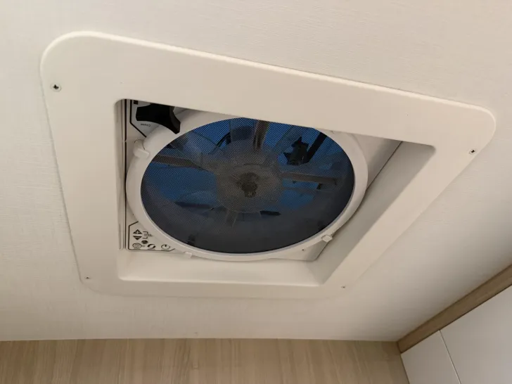 Fahrzeugbild Forster Livin Up 599 HB SOLAR WECHSELR. LITHIUM BOOSTER #17