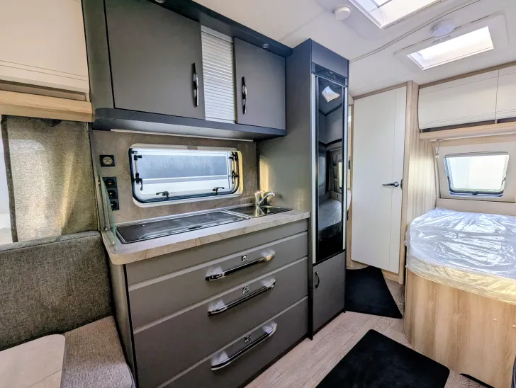 Fahrzeugbild Hobby De Luxe 460 UFe IC-Line #9